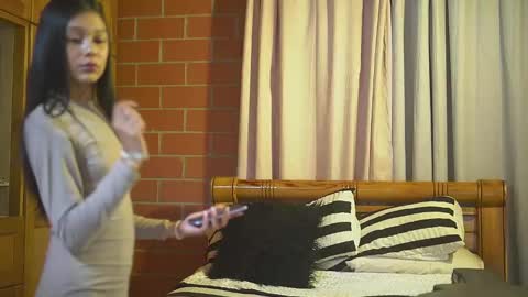 Snapshot of cheeseburgerjesus chatting on 01-05-25, 02:52 Cheesburger Jesus and whoever showed up. online show from 01-05-25, 02:52