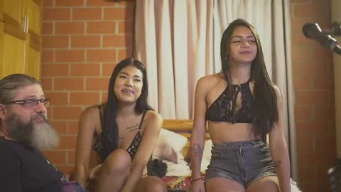 Snapshot of cheeseburgerjesus chatting on 03-11-25, 01:16 Cheesburger Jesus and whoever showed up. online show from 03-11-25, 01:16