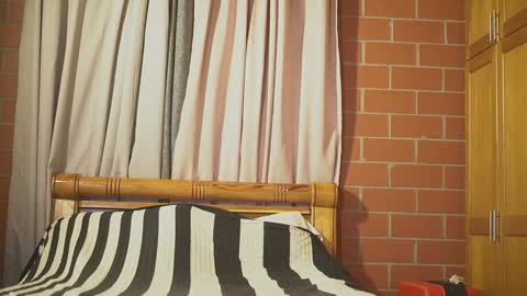 Snapshot of cheeseburgerjesus chatting on 10-19-25, 04:57 Cheesburger Jesus and whoever showed up. online show from 10-19-25, 04:57