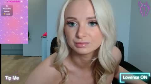 Snapshot of chelseablondeuk chatting on 11-13-25, 03:33 ChelseaBlonde online show from 11-13-25, 03:33