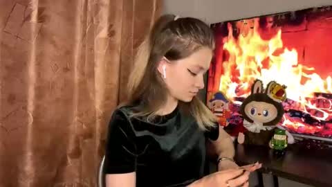 Elizabeth  you can call me Elly online show from 01-13-26, 08:25