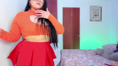 Snapshot of cherries_and_wine_ chatting on 01-09-25, 08:01 cherries_and_wine_ online show from 01-09-25, 08:01