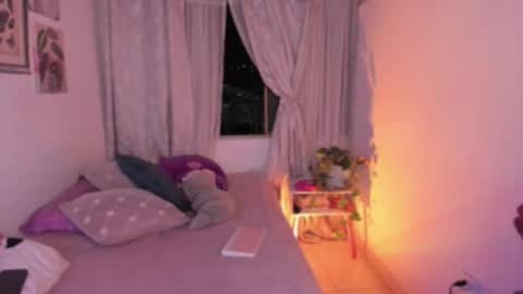 Snapshot of cherries_and_wine_ chatting on 09-27-25, 05:45 cherries_and_wine_ online show from 09-27-25, 05:45