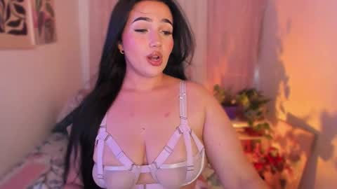 Snapshot of cherries_and_wine_ chatting on 11-12-25, 07:35 cherries_and_wine_ online show from 11-12-25, 07:35