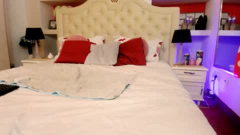 Snapshot of cherry_vice chatting on 10-27-25, 06:45 Cherry online show from 10-27-25, 06:45