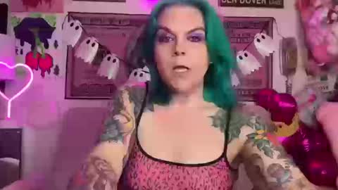 Snapshot of cherryb0mbb0mb chatting on 10-12-25, 04:11 CherryBombBomb online show from 10-12-25, 04:11