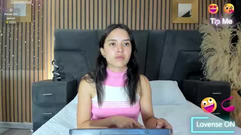 Snapshot of cherrybombs_ chatting on 12-19-25, 01:40 Cherry online show from 12-19-25, 01:40