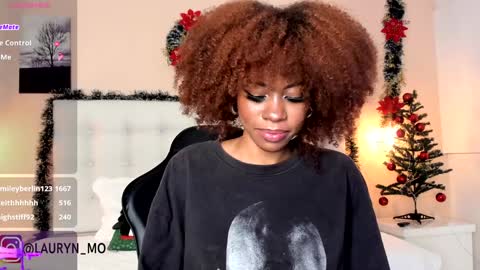 Snapshot of cherrybr_ chatting on 12-27-24, 04:04 Cherry Lady online show from 12-27-24, 04:04