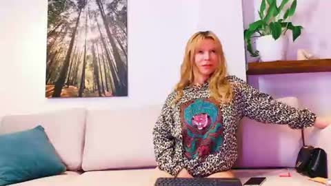 Anna online show from 08-07-26, 01:35