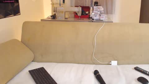 Snapshot of cherryl_b chatting on 02-10-25, 10:31 Cereza online show from 02-10-25, 10:31