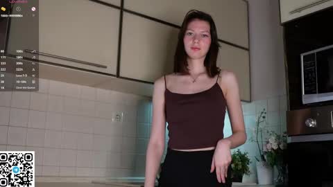 Snapshot of cherrymira chatting on 05-12-26, 05:21 Loise online show from 05-12-26, 05:21