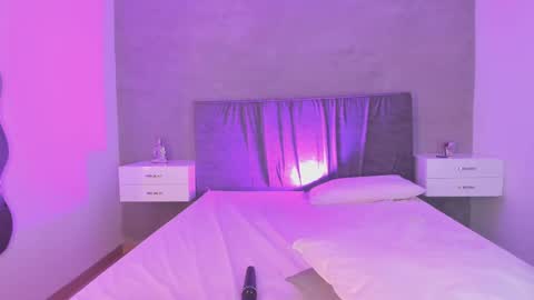 Snapshot of cherrysnow_ chatting on 02-19-25, 10:23 Cherry online show from 02-19-25, 10:23