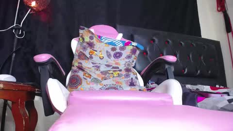 cherry hot online show from 02-19-25, 12:14