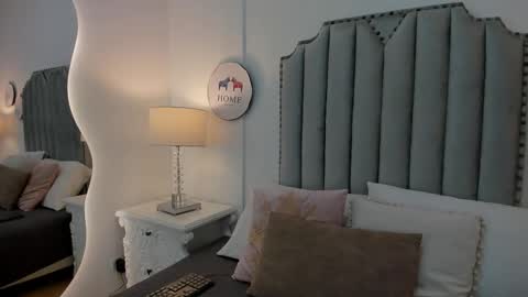 Snapshot of cherryvelvet19 chatting on 11-08-25, 11:32 Valery online show from 11-08-25, 11:32