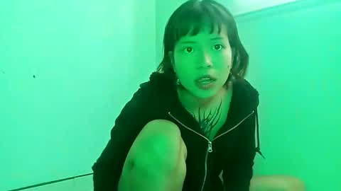 Snapshot of cherrywitchy chatting on 12-25-24, 10:05 Cherry online show from 12-25-24, 10:05