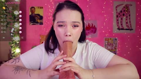 Snapshot of chery_lady22 chatting on 11-05-25, 06:02 Banny online show from 11-05-25, 06:02