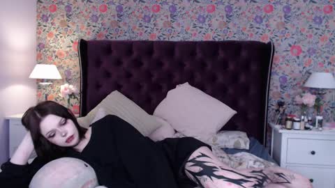 amelia online show from 12-14-24, 12:12