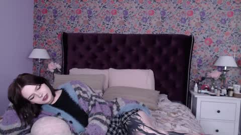 amelia online show from 01-04-25, 12:48