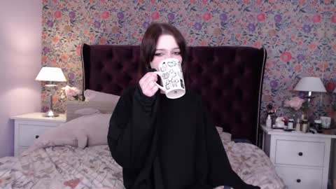 amelia online show from 01-06-25, 04:13