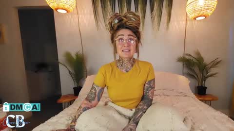 Chevi Blue online show from 01-22-25, 04:02