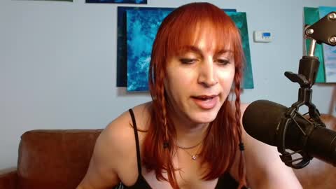 Snapshot of chewygummy chatting on 10-25-25, 09:31 chewygummy online show from 10-25-25, 09:31