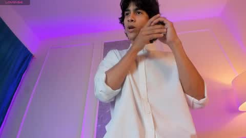 Snapshot of cheys_mast chatting on 05-30-26, 04:59 Cheys online show from 05-30-26, 04:59