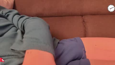 Snapshot of chezmonsieur_g chatting on 12-02-25, 07:09 Grey online show from 12-02-25, 07:09