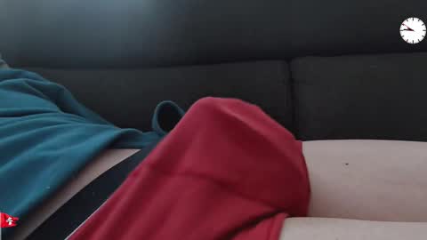 Snapshot of chezmonsieur_g chatting on 12-04-25, 08:45 Grey online show from 12-04-25, 08:45