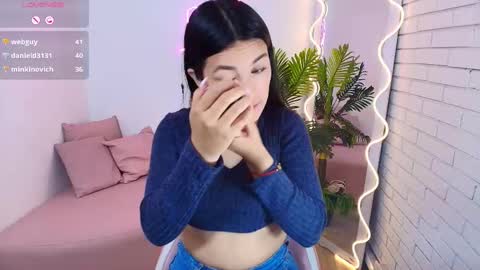 Snapshot of chiara_tay chatting on 03-01-25, 12:45 Chiara online show from 03-01-25, 12:45