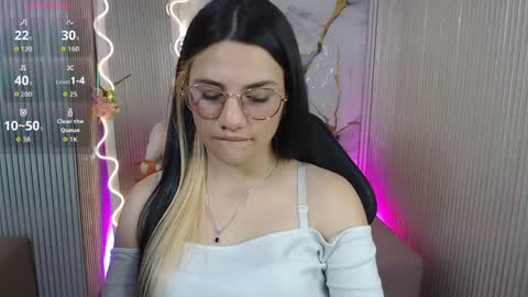 Snapshot of chiara_tay chatting on 05-08-26, 07:19 Chiara online show from 05-08-26, 07:19
