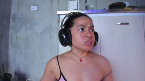 Snapshot of chiarafustox chatting on 06-25-26, 07:40 Chiara fustox online show from 06-25-26, 07:40
