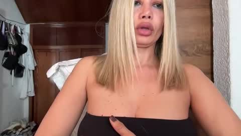 Snapshot of chicasexylatina777 chatting on 11-01-25, 08:22 sexypau online show from 11-01-25, 08:22