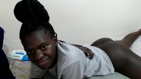 chichie_ online show from 05-31-26, 06:20