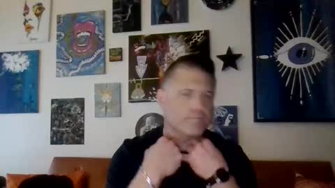 Chico Niles online show from 05-03-26, 01:11