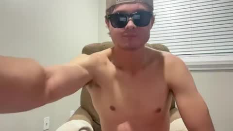 chill_fit_guy online show from 08-07-26, 12:45