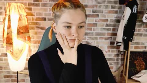 Snapshot of chillsnail_bro chatting on 10-01-25, 05:02 Bella online show from 10-01-25, 05:02