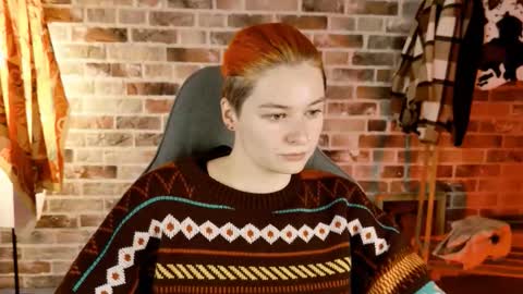 Snapshot of chillsnail_bro chatting on 10-31-25, 06:03 Bella online show from 10-31-25, 06:03