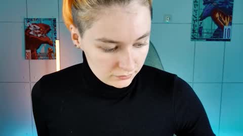 Snapshot of chillsnail_bro chatting on 11-21-25, 09:08 Bella online show from 11-21-25, 09:08