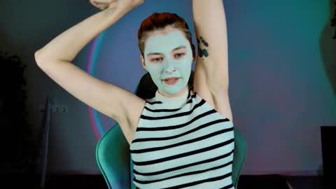 Snapshot of chillsnail_bro chatting on 11-28-25, 09:12 Bella online show from 11-28-25, 09:12