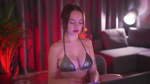 Snapshot of chillwithstacy chatting on 02-05-25, 01:04 chillwithstacy online show from 02-05-25, 01:04