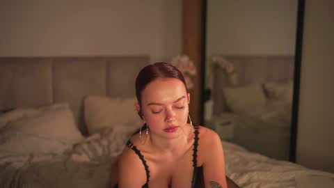 Snapshot of chillwithstacy chatting on 10-15-25, 09:04 chillwithstacy online show from 10-15-25, 09:04