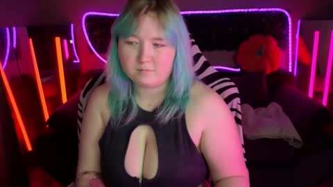 Snapshot of chimberwol chatting on 11-21-25, 02:32 Chim-Chim online show from 11-21-25, 02:32