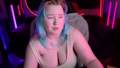 Snapshot of chimberwol chatting on 11-27-25, 05:04 Chim-Chim online show from 11-27-25, 05:04