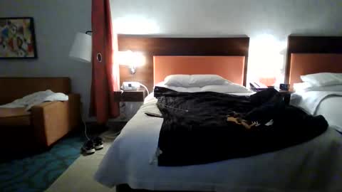 chippy70 online show from 10-27-25, 08:24