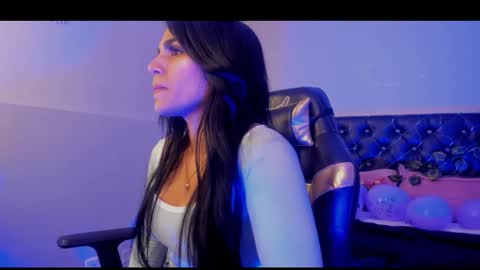 Snapshot of chiquisgp chatting on 12-22-25, 11:18 Carolina online show from 12-22-25, 11:18