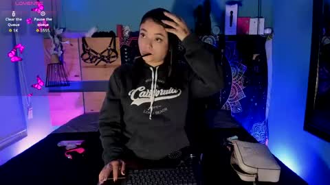 Chloeallennn  online show from 05-28-26, 11:29