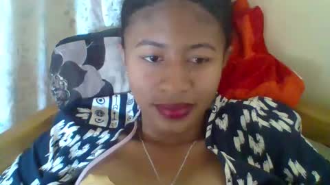 chloe9794 online show from 10-10-25, 12:04