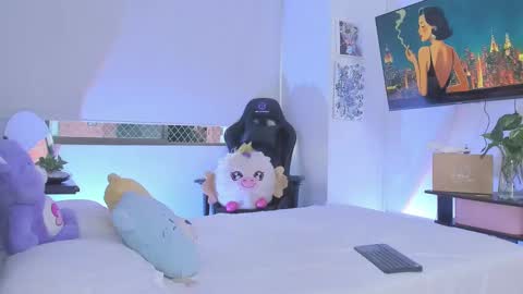 CHLOE online show from 03-12-26, 11:00