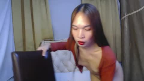 Snapshot of chloe_bilat chatting on 11-05-25, 10:32 chloe_bilat online show from 11-05-25, 10:32