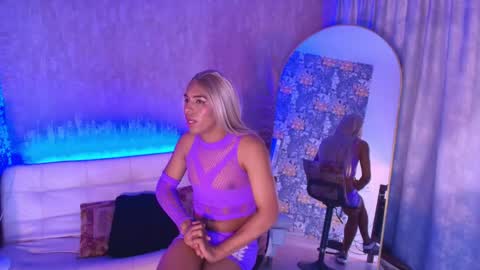 Snapshot of chloe_bronze chatting on 05-20-26, 07:31 Chloe online show from 05-20-26, 07:31